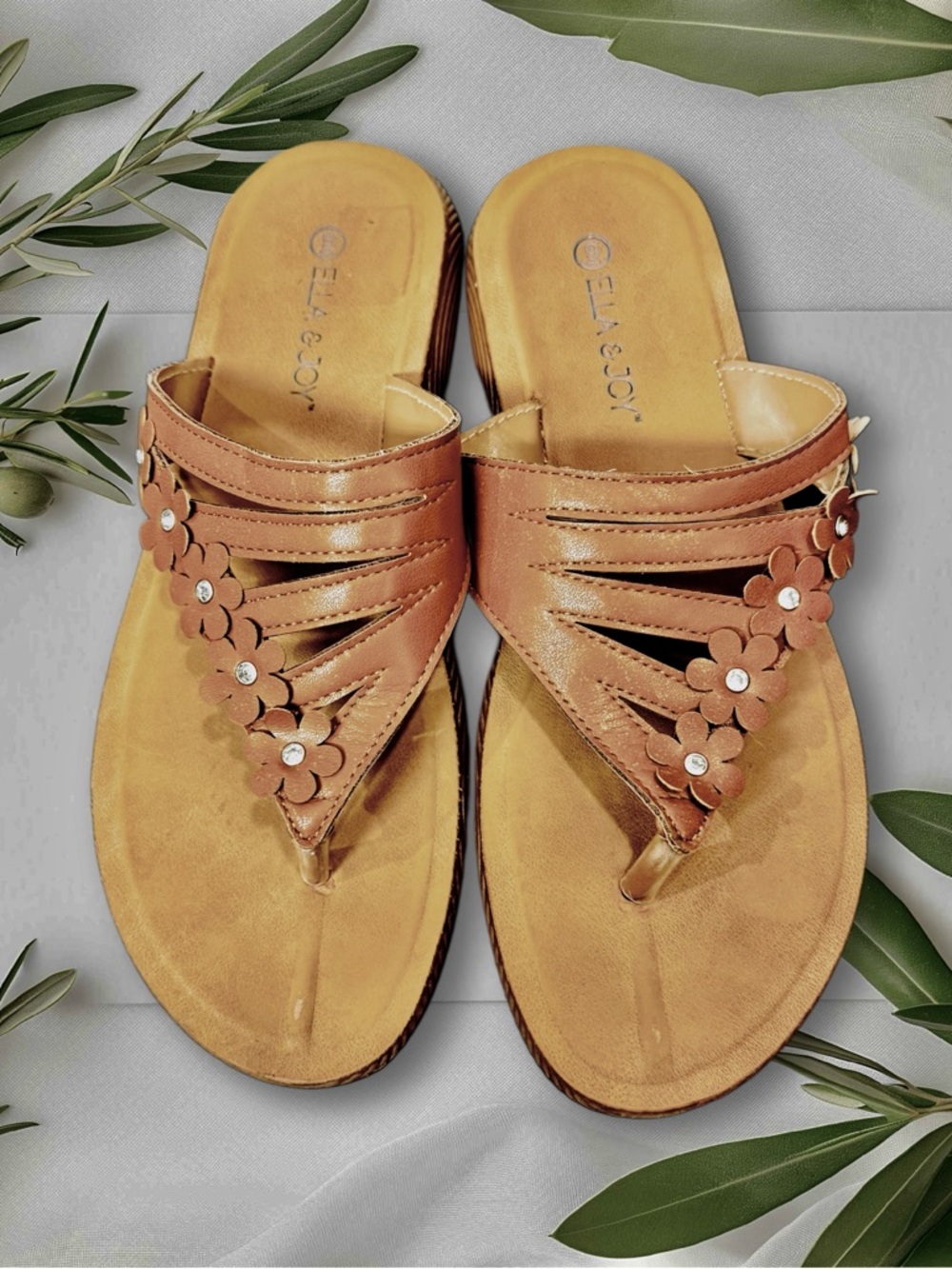 Ella & Joy Women’s Tan Floral Thong Sandals size 9